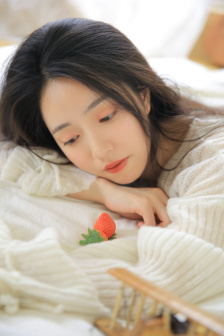 趁女朋友洗澡玩她闺蜜H
